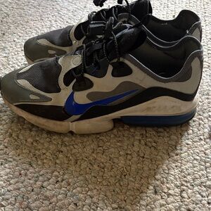 Nike Men's Black and Blue Sneakers